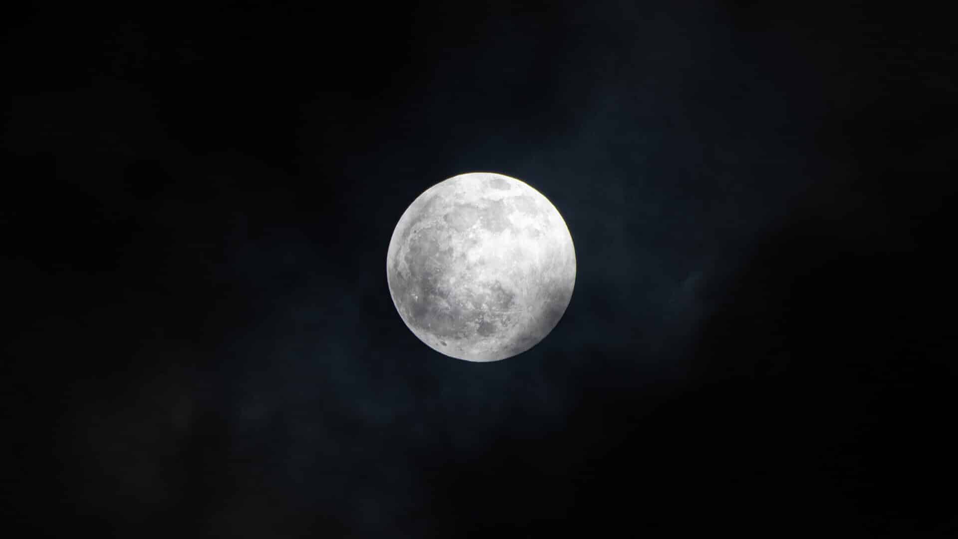Full Moon in Aries: Power of Vulnerability – October 2022